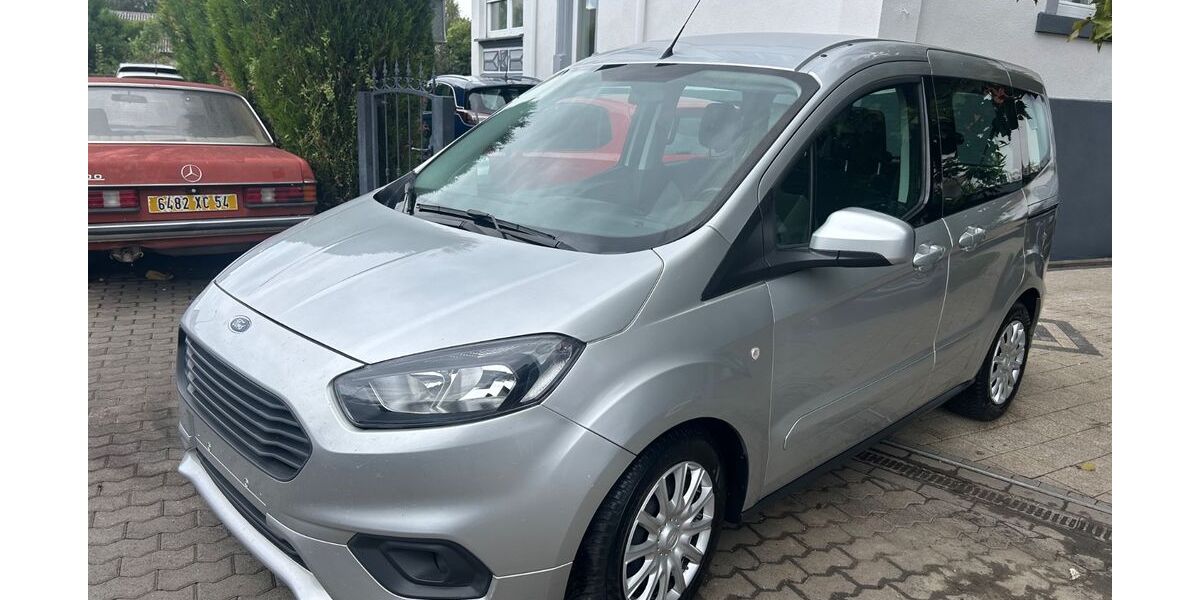 Ford Tourneo Courier 89.000 km 11.590 &euro; Saarlouis 66740