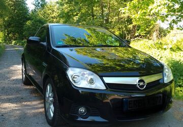 Opel Tigra 123.000 km 2.450 &euro; Brensbach 64395