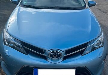 Toyota Auris 100.000 km 10.900 &euro; Mannheim 68219