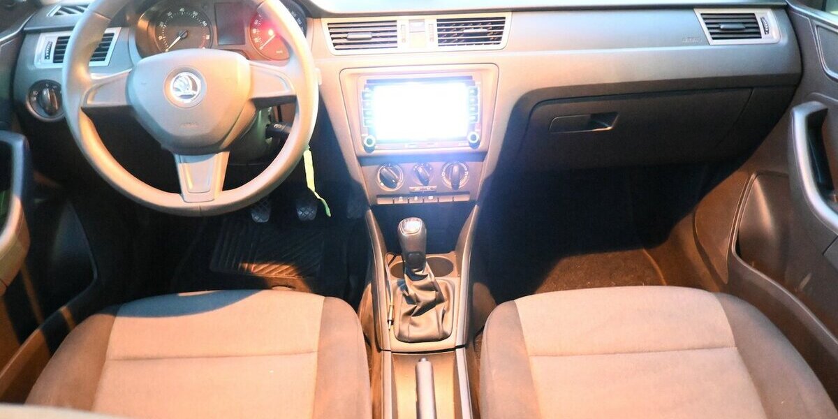 Skoda Rapid Spaceback 1.2 mit NAVI Steuerkette neu!!! 175.000 km 5.600 &euro; Seevetal - Hittfeld 21218