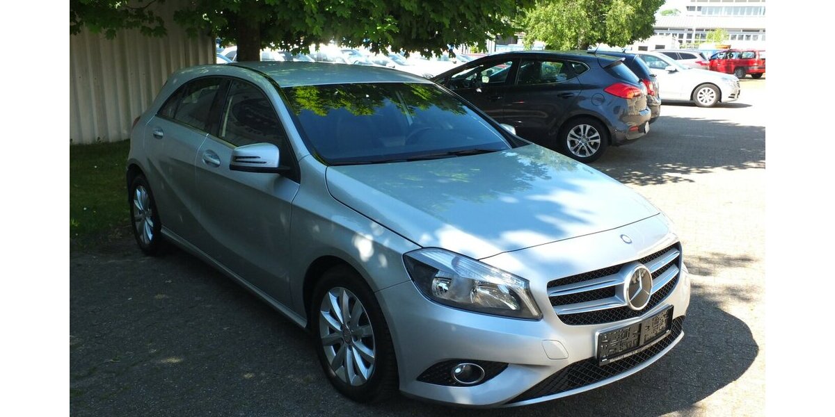 Mercedes-Benz A 180 WM26:STYLE NAVI SHZ MFL LMF TEILLEDER alle I 92.145 km 11.198 &euro; Köln 50858