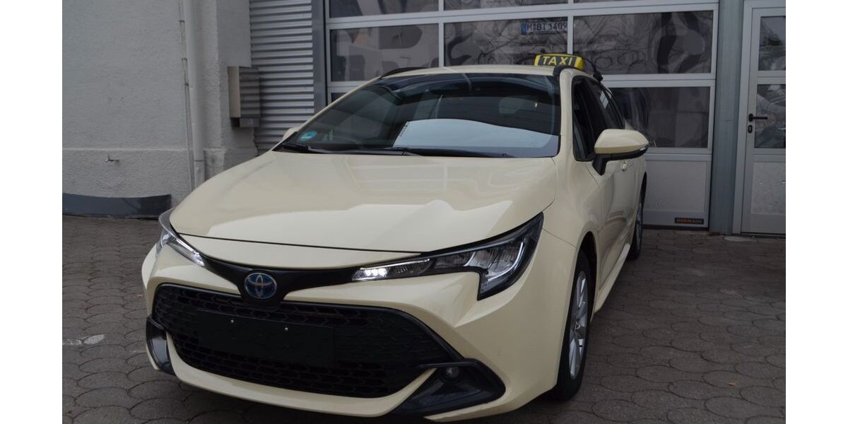 Toyota Corolla 45.500 km 30.990 &euro; München 81249