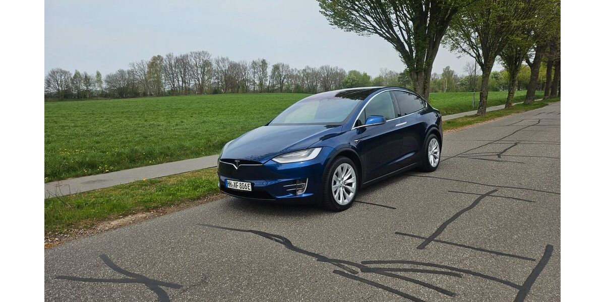 Tesla Model X 93.000 km 48.999 &euro; Hamburg 21149