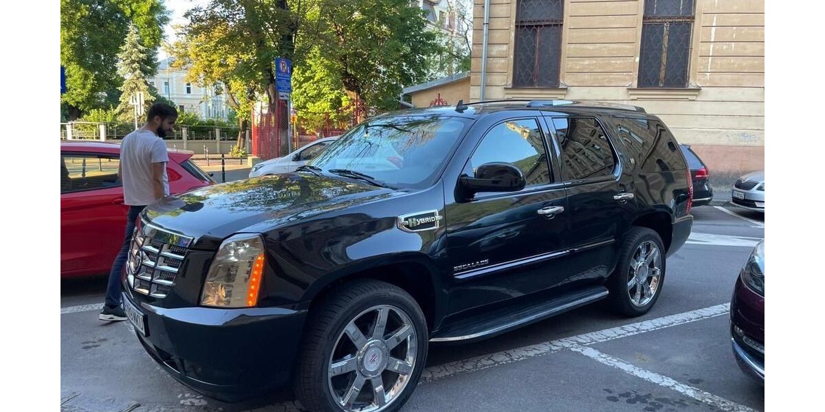 Cadillac Escalade 199.000 km 13.980 &euro; München 80939