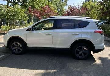 Toyota RAV 4 117.000 km 18.700 &euro; Berlin 10245