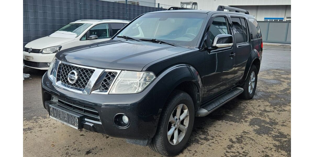 Nissan Pathfinder 217.000 km 9.950 &euro; Aldingen 78554