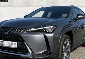 Lexus UX 16.000 km 27.890 &euro; Stralsund 18437