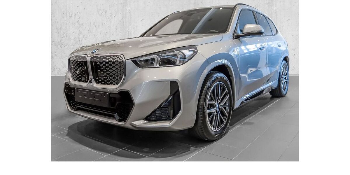 BMW iX1 1.001 km 52.099 &euro; Velbert 42549