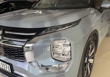 Mitsubishi Plug-in Hybrid Outlander 15.000 km 52.990 &euro; Brühl 50321