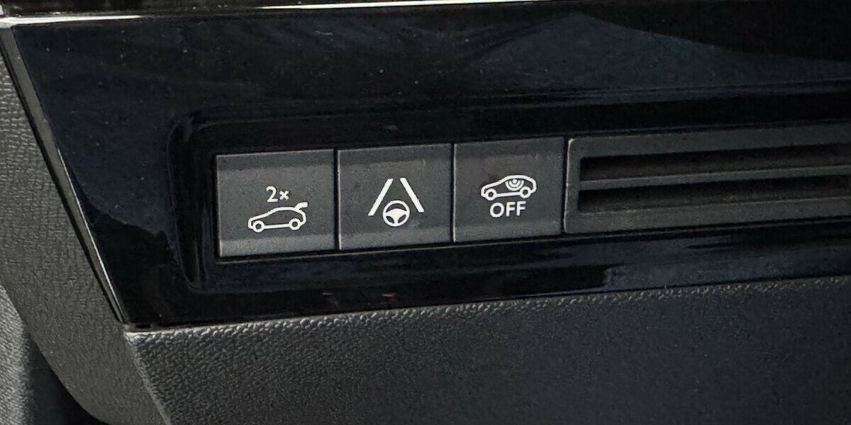 Peugeot 508 SW GT 130 BlueHdi FULL LED Panoramakamera 46.200 km 24.480 &euro; Lich 35423