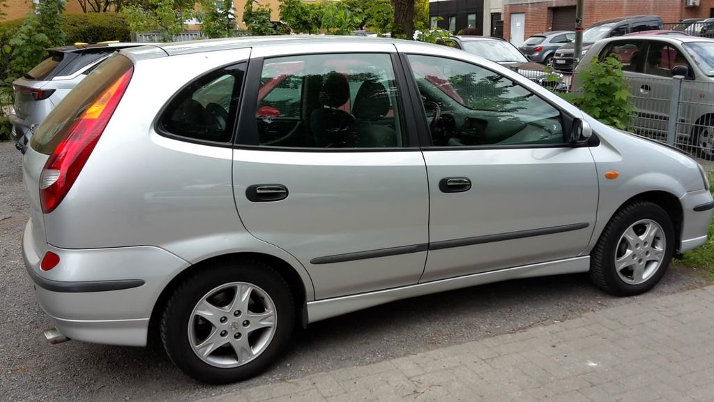 Nissan Almera Tino 103.000 km 4.100 &euro; Hannover 30455