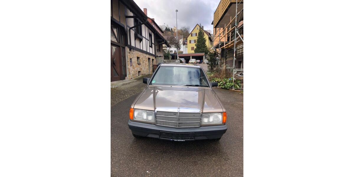 Mercedes-Benz 190 151.000 km 6.000 &euro; Esslingen 73732