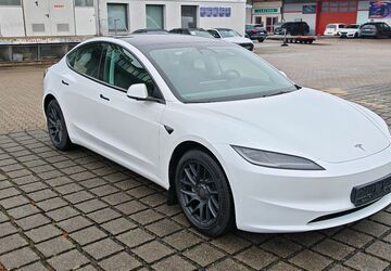 Tesla Model 3 19.361 km 41.970 &euro; Braunschweig 38112