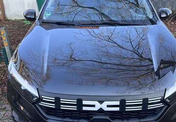 Dacia Logan 5.857 km 17.800 &euro; Norden 26506