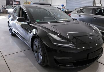 Tesla Model 3 60.000 km 28.500 &euro; Kirchberg/Untermitterdorf 94259