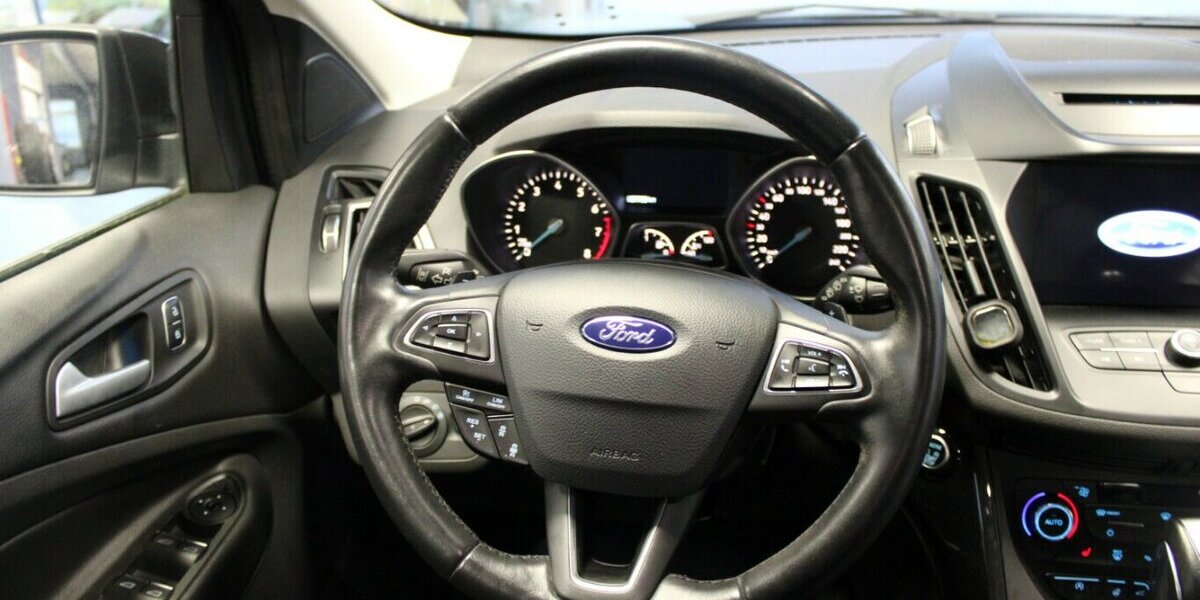 Ford Kuga 1.5 EcoBoost 4x4 Aut. Titanium 97.755 km 15.980 &euro; Euskirchen 53881