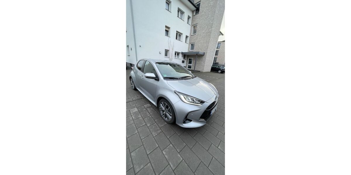 Toyota Yaris 10.300 km 23.500 &euro; Rietberg 33397