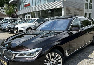 BMW 750 151.283 km 31.400 &euro; München - Trudering 81827
