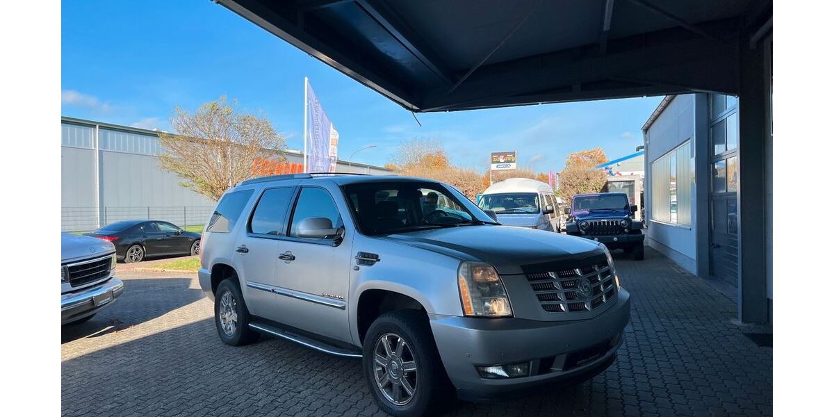 Cadillac Escalade 163.700 km 6.900 &euro; Barmstedt 25355