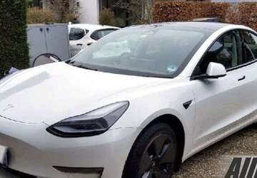 Tesla Model 3 39.950 km 28.550 &euro; Schöningen 38364