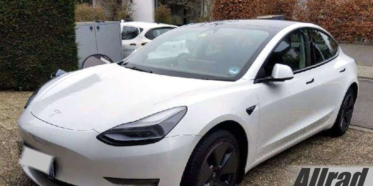 Tesla Model 3 39.950 km 28.550 &euro; Schöningen 38364