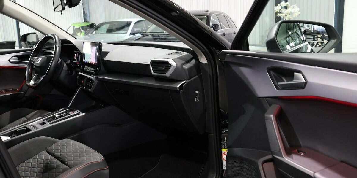 Seat Leon ST 1.4 TSI E HYBRID DSG FR-SPORT / LED, VC 65.000 km 20.777 &euro; Hamm 59077