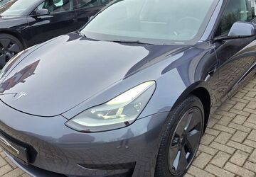 Tesla Model 3 26.407 km 27.251 &euro; Seesen 38723