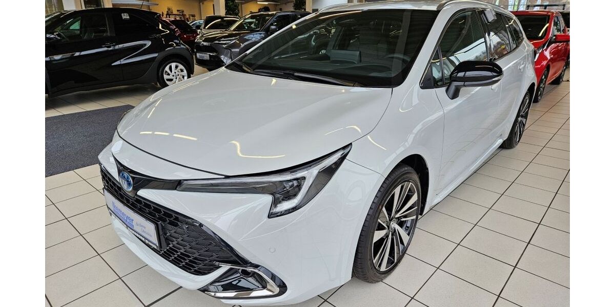 Toyota Corolla 2.500 km 30.990 &euro; Paderborn 33104