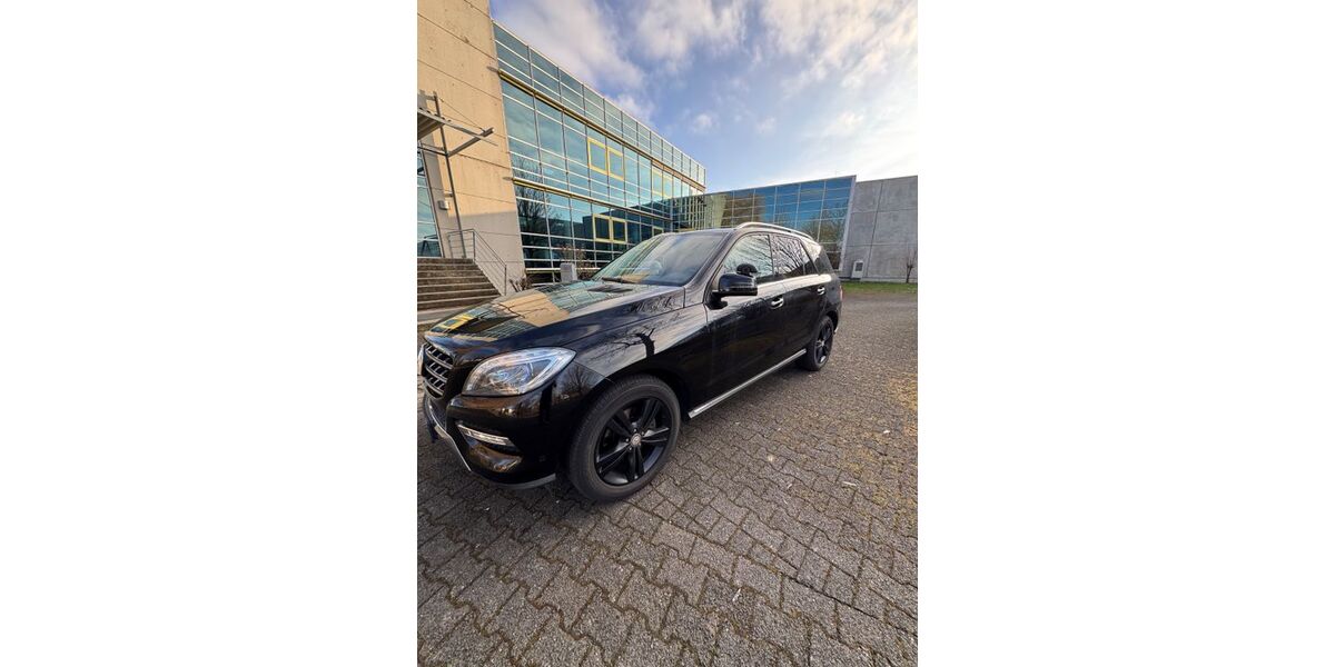Mercedes-Benz ML 350 197.000 km 20.300 &euro; Bergheim 50127