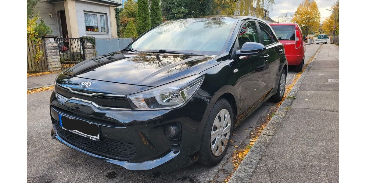 Kia Rio 66.700 km 9.900 &euro; München 81539