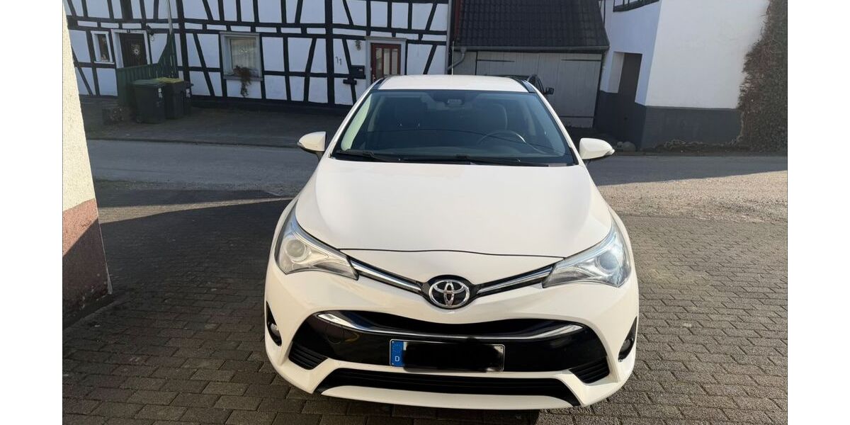 Toyota Avensis 167.100 km 8.999 &euro; Nümbrecht 51588