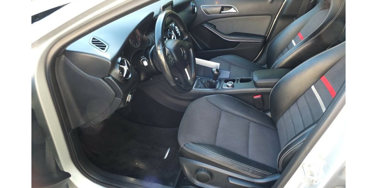 Mercedes-Benz A 180 WM26:STYLE NAVI SHZ MFL LMF TEILLEDER alle I 92.145 km 11.198 &euro; Köln 50858