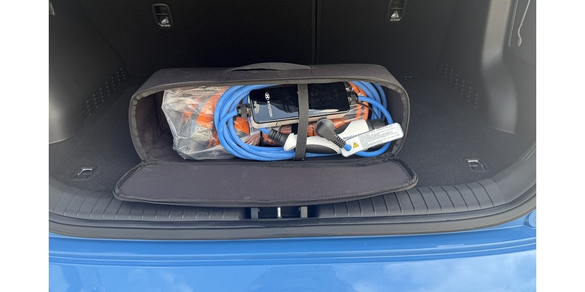 Hyundai Kona 1. Hand Werksgarantie Electric Elektro 2WD 27.400 km 15.990 &euro; Koblenz 56070