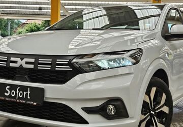 Dacia Sandero 5.000 km 16.475 &euro; Wallhöfen bei Bremen 27729