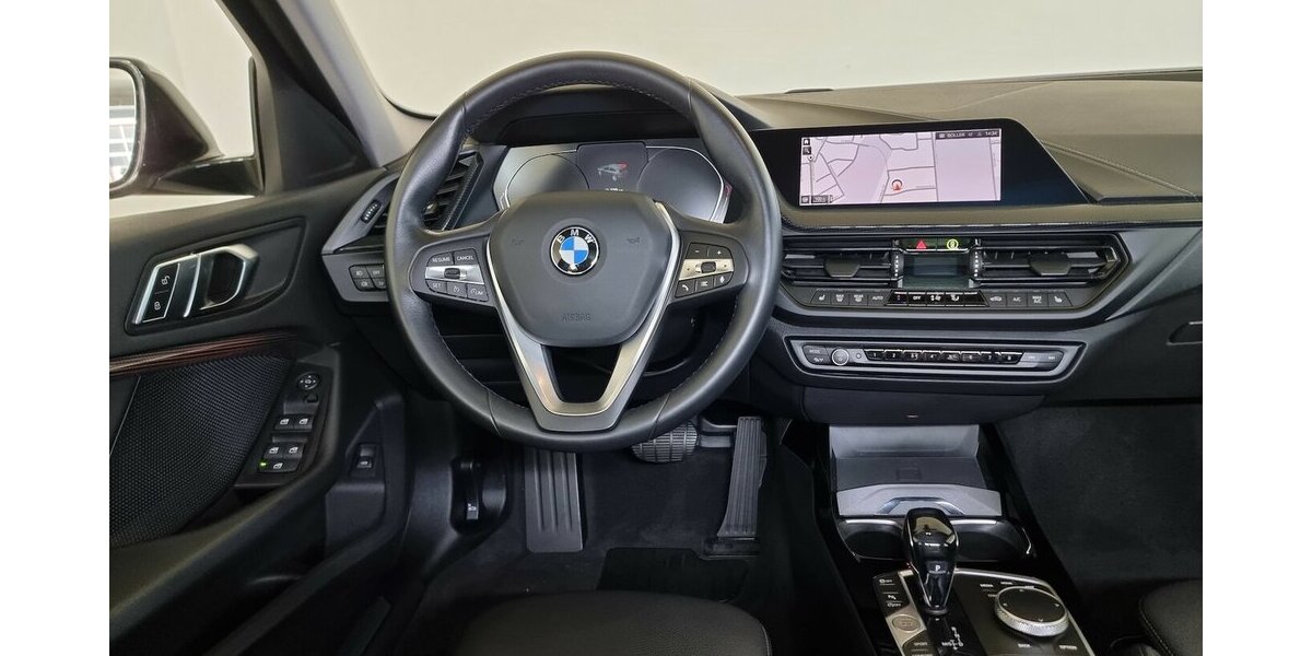 BMW 116d Sport Line DSG LED Live Cockpit Klima Pano 71.300 km 23.900 &euro; Garrel 49681