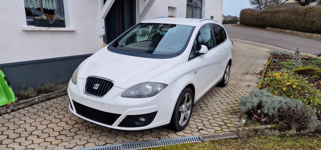 Seat Altea 333.000 km 1.800 &euro; Pellingen 54331
