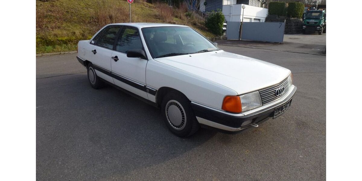 Audi 100 506.000 km 2.750 &euro; Nürtingen bei Stuttgart 72622