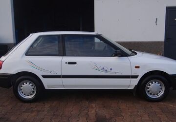 Mazda 323 62.000 km 2.450 &euro; Elsdorf 50189