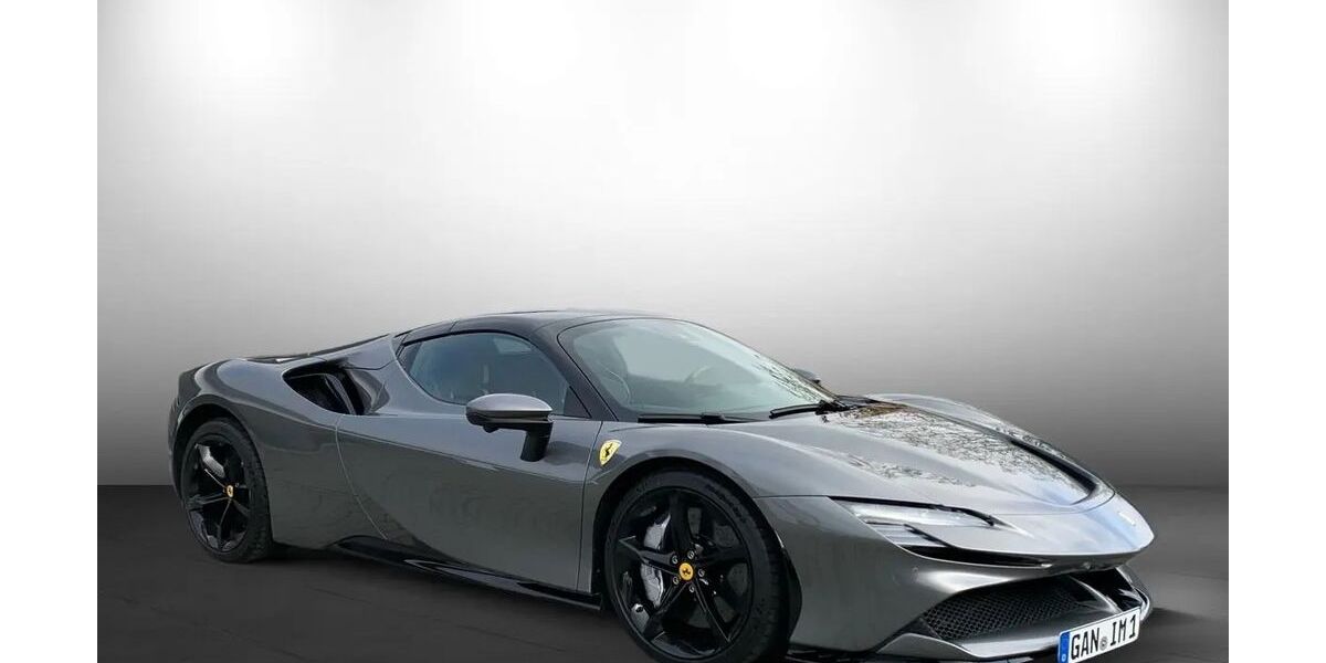 Ferrari SF90 2.500 km 427.990 &euro; Dassel 37586