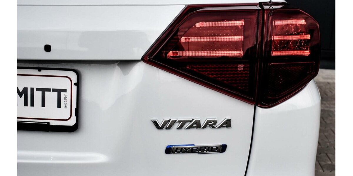 Suzuki Vitara Comfort+ 1.5l AGS ALLGRIP HEV 30.712 km 21.990 &euro; Höchberg-Würzburg 97204