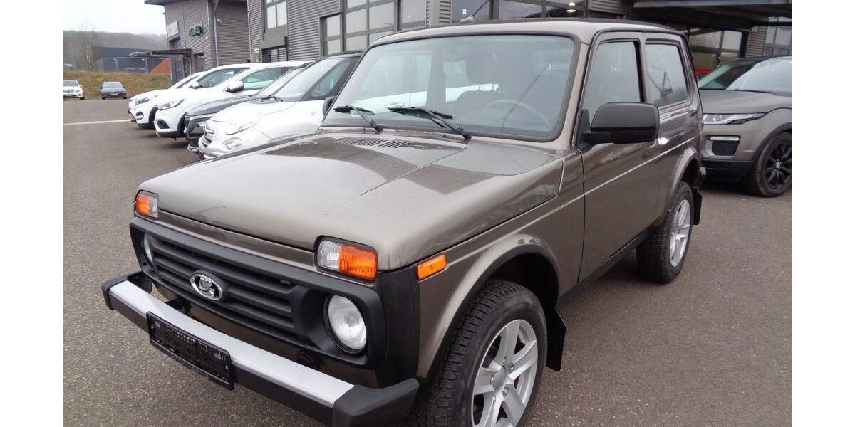 Lada Niva 22.000 km 16.999 &euro; Lebach 66822