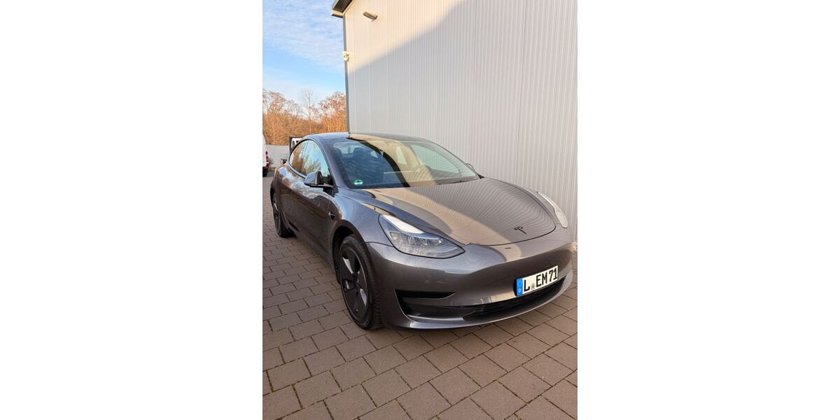 Tesla Model 3 44.000 km 27.999 &euro; Leipzig 04155