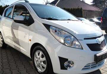 Chevrolet Spark 73.000 km 4.998 &euro; Weißwasser 02943