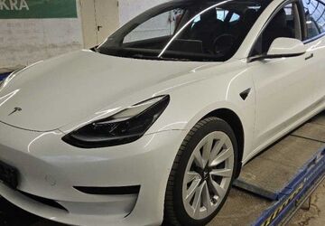 Tesla Model 3 40.819 km 25.500 &euro; Hennef 53773