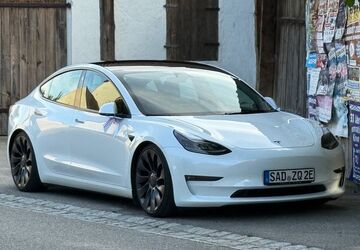 Tesla Model 3 46.000 km 33.700 &euro; Schwarzenfeld 92521