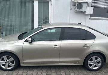 VW Jetta 138.600 km 8.400 &euro; Mörfelden-Walldorf 64546