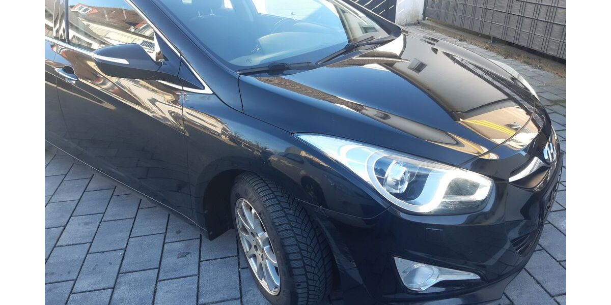 Hyundai i40 165.000 km 6.300 &euro; Ravensburg 88212