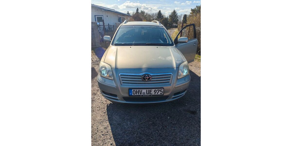 Toyota Avensis 270.000 km 1.499 &euro; Oranienburg 16515