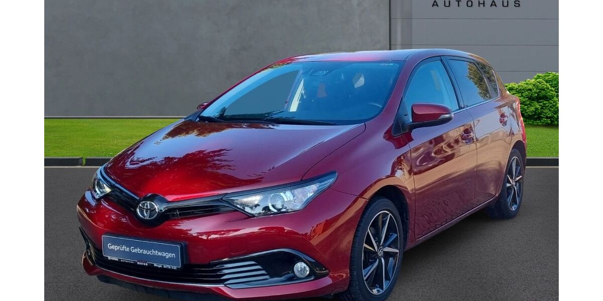 Toyota Auris 59.786 km 14.790 &euro; Wingst 21789