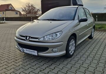 Peugeot 206 123.206 km 3.999 &euro; Borna 04552